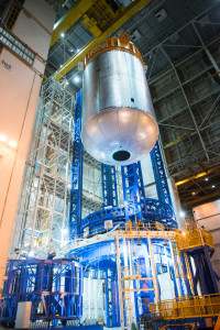 A liquid oxygen tank confidence article for NASA's new rocket, the Space Launch System, completes final welding on the Vertical Assembly Center at Michoud Assembly Facility in New Orleans.