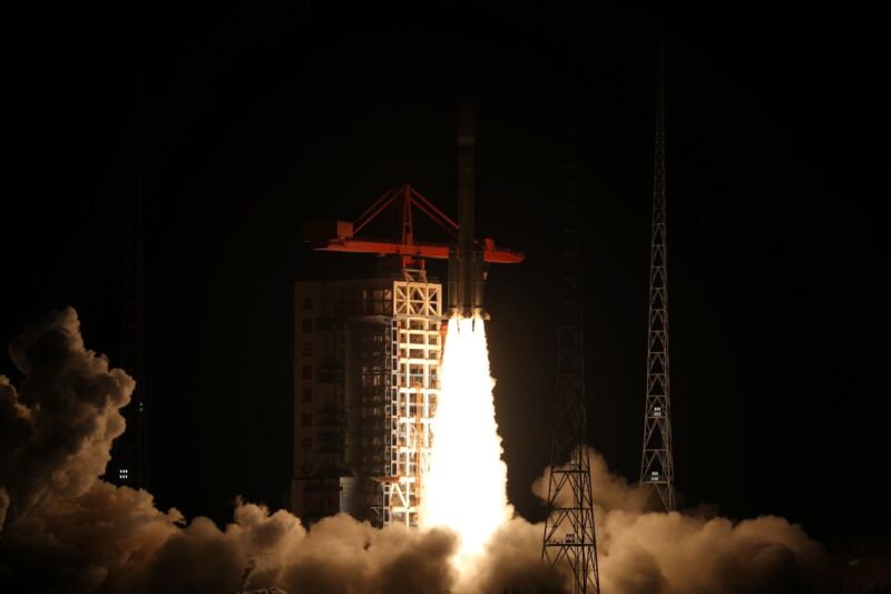Image for the Tweet beginning: China successfully launched a remote