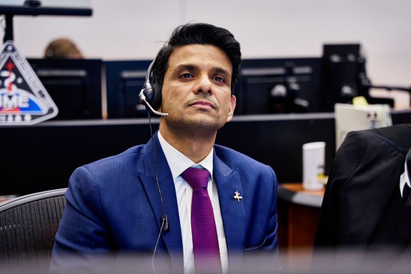 Image for the Tweet beginning: Mission Control Center is the